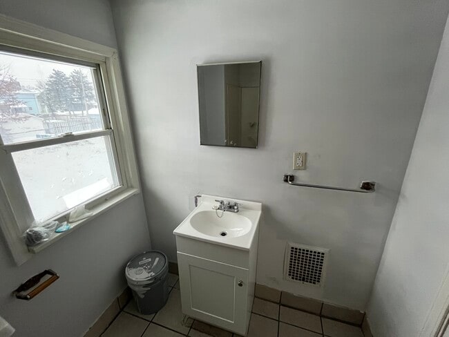 769 Sherman Ave in Sharon, PA - Building Photo - Building Photo