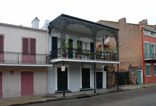 616 Dumaine St in New Orleans, LA - Foto de edificio - Building Photo