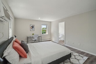 908 Wharton Dr in Newark, DE - Building Photo - Building Photo