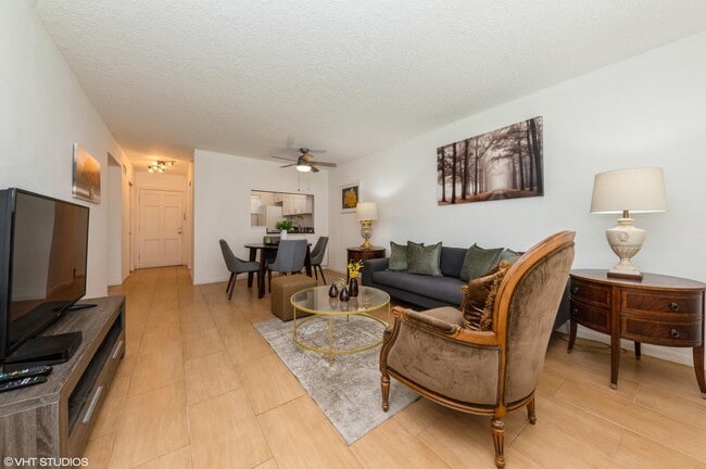 property at 2581 Garden Dr S