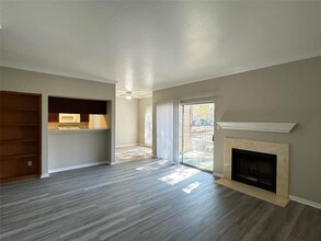 6500 Harbor Town Dr in Houston, TX - Building Photo - Building Photo