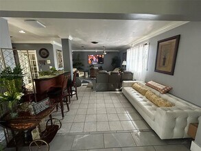 21100 NW Miami Ct in Miami, FL - Building Photo - Building Photo
