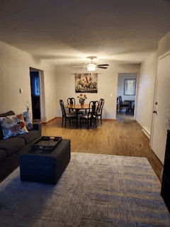 1949 Miami St, Unit upper in Toledo, OH - Building Photo - Building Photo