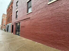 25 Court St, Unit 2 in Binghamton, NY - Foto de edificio - Building Photo