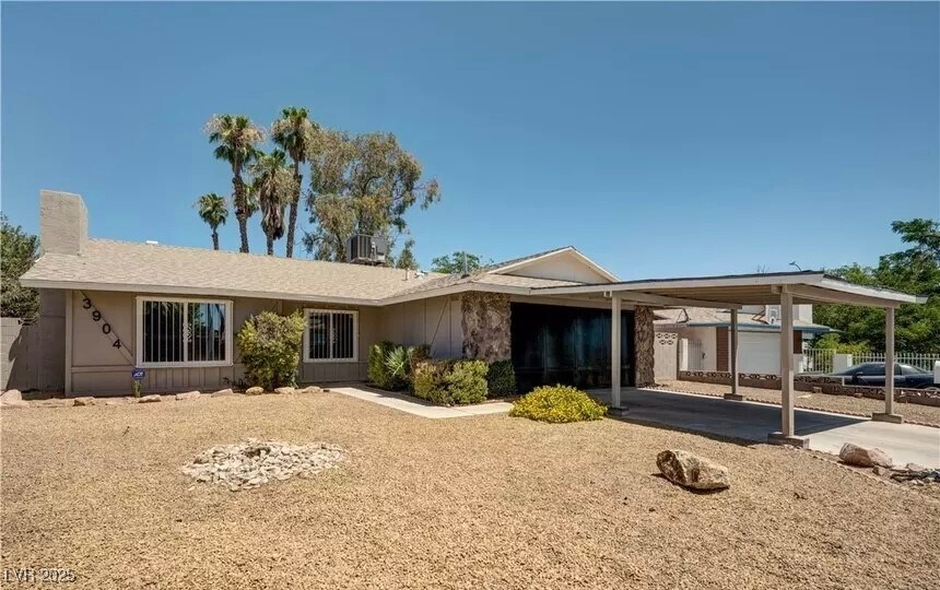 3904 Stormcrest Dr in Las Vegas, NV - Building Photo