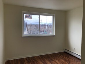 2 Van Zant St-Unit -A5 in Norwalk, CT - Building Photo - Building Photo