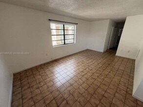 6675 W 4th Ave in Hialeah, FL - Building Photo - Building Photo
