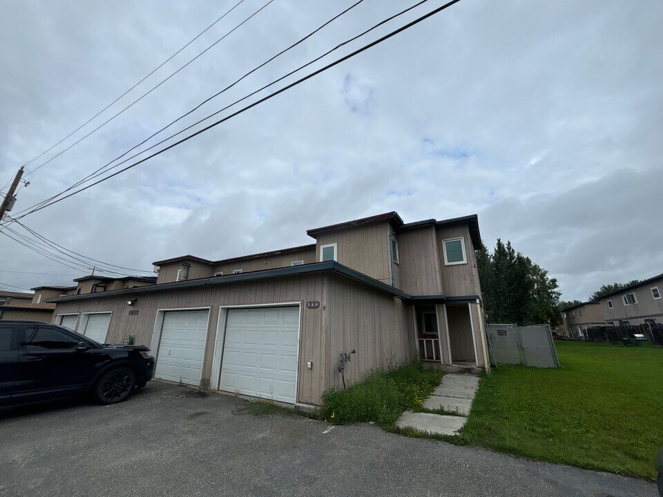 1206 29th Ave in Fairbanks, AK - Building Photo