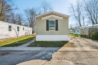 7519 Dorr St in Toledo, OH - Building Photo - Building Photo