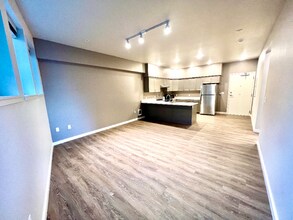 2330 Yakima Ct in Tacoma, WA - Building Photo - Building Photo