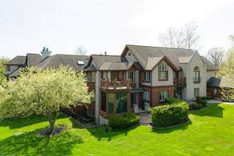 Castlebrooke Condos in Buffalo, NY - Foto de edificio - Building Photo