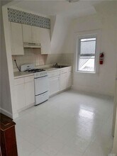 100 Earle Ave in Lynbrook, NY - Building Photo - Building Photo