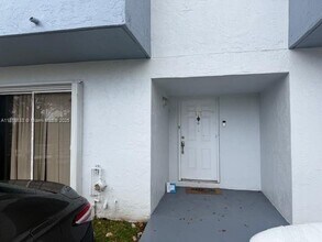 6247 SW 131st Pl in Miami, FL - Building Photo - Building Photo