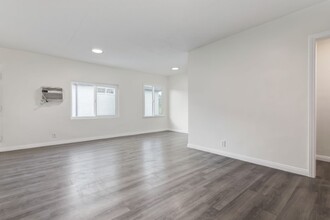 3974 Sawtelle Blvd in Los Angeles, CA - Building Photo - Interior Photo