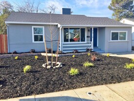 5918 Belleau Wood Ln in Sacramento, CA - Building Photo