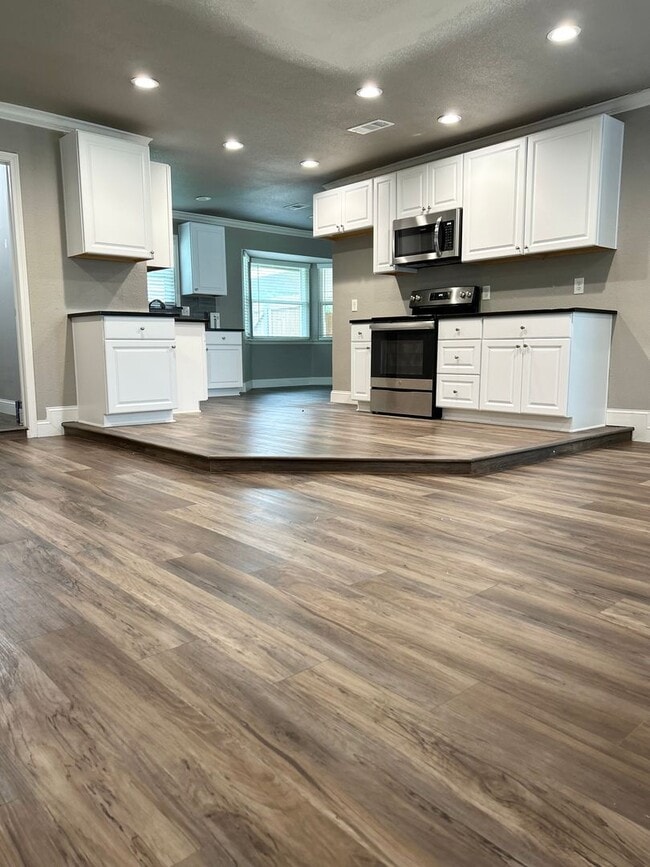 329 SE Robert St