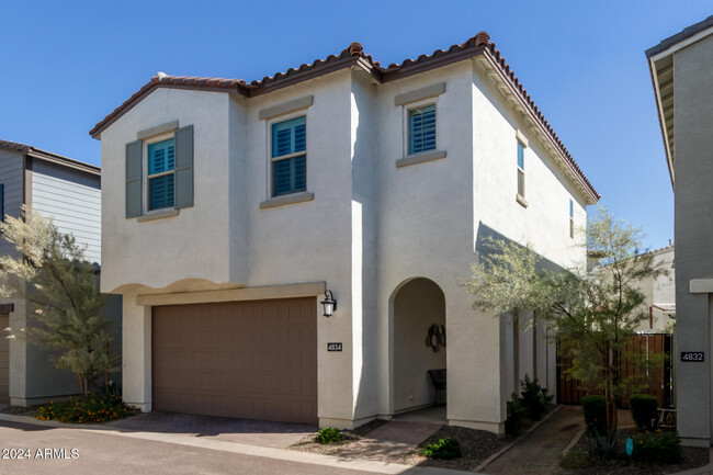 4834 S Ferric in Mesa, AZ - Foto de edificio - Building Photo