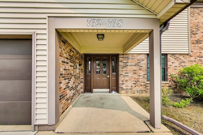 738 Hapsfield Ln in Buffalo Grove, IL - Building Photo - Building Photo