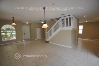 108 Lancaster Way in Royal Palm Beach, FL - Foto de edificio - Building Photo