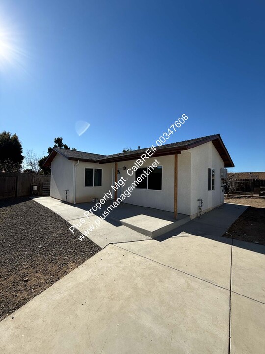 403 Cabo San Lucas Cir in Santa Maria, CA - Building Photo