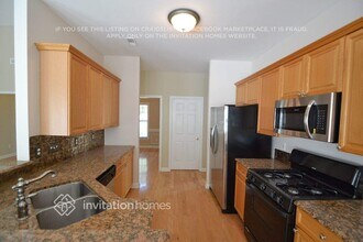 8104 Suttonview Dr in Charlotte, NC - Building Photo - Building Photo