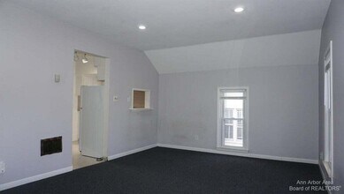 207 W Henry St in Saline, MI - Building Photo - Building Photo