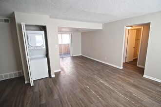 Arabell - 3740 Warwick in Kansas City, MO - Building Photo - Interior Photo