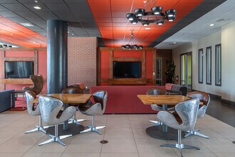 The Vue on Stadium Drive Fayetteville in Fayetteville, AR - Building Photo - Interior Photo