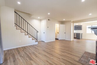 9140 Burnet Ave in Los Angeles, CA - Building Photo - Building Photo