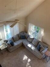 5581 Rosehill Rd, Unit 205 in Sarasota, FL - Building Photo - Building Photo