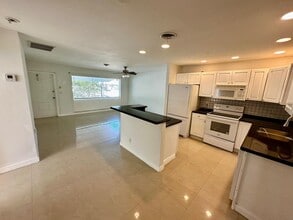 308 SE 12th St in Deerfield Beach, FL - Building Photo - Building Photo