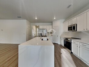 1559 Aquamarine Dr in Loganville, GA - Building Photo - Building Photo