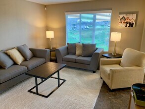 1002 E LaSalle Dr in Bismarck, ND - Building Photo - Building Photo