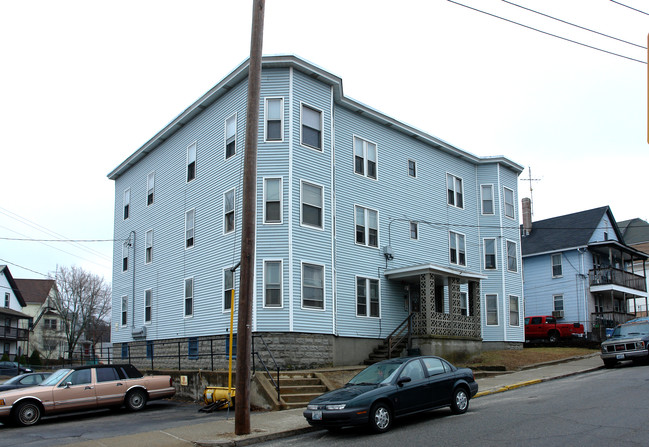 24 2nd Ave in Woonsocket, RI - Foto de edificio - Building Photo