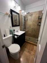 928 W Buena Ave, Unit 3 in Chicago, IL - Foto de edificio - Building Photo