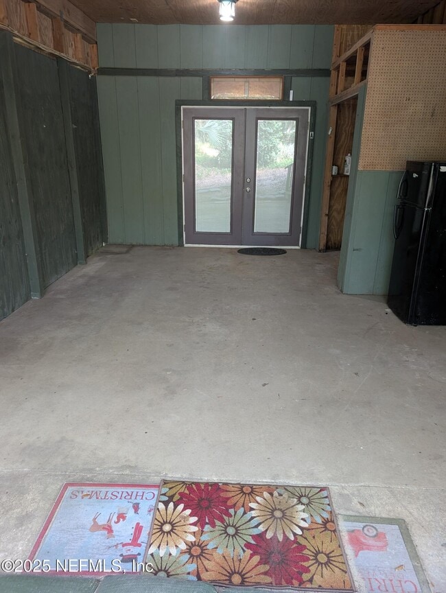 property at 183 Sherman Dr Cir