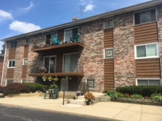 879 Jefferson Ave in Elgin, IL - Foto de edificio - Building Photo