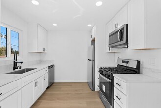 4082-4084 Chamoune Ave in San Diego, CA - Building Photo - Building Photo