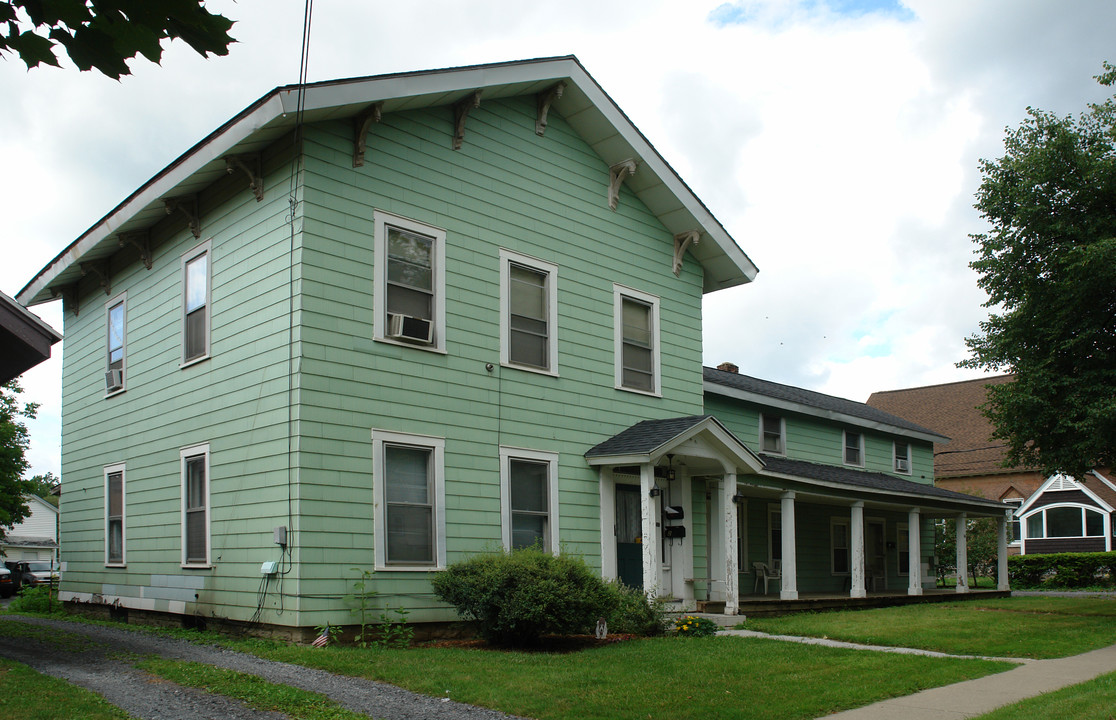 16 Genesee St in Camillus, NY - Foto de edificio