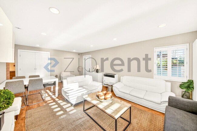 property at 10 27th Ave