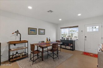 2224 E Sells Dr in Phoenix, AZ - Building Photo - Building Photo
