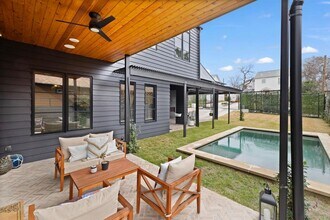 802 Pressler St in Austin, TX - Building Photo - Building Photo