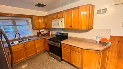 5501 N California Ave in Chicago, IL - Building Photo - Building Photo