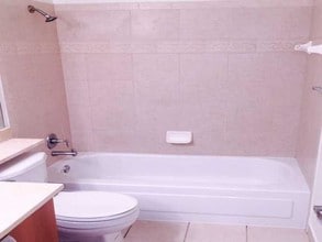 1335 Crystal Way-Unit -M in Delray Beach, FL - Foto de edificio - Building Photo