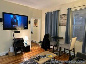 890 Huntington Ave in Boston, MA - Building Photo