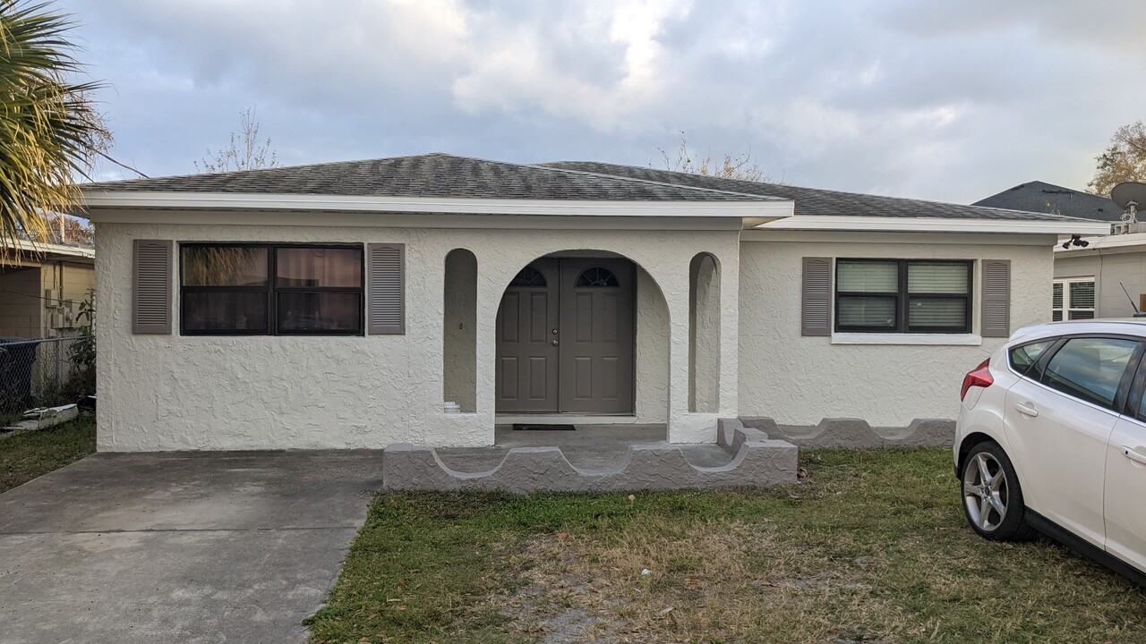 2714 W Cass St in Tampa, FL - Building Photo