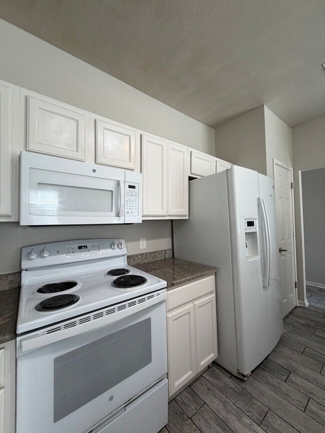 1150 Airport Rd in Destin, FL - Building Photo - Building Photo