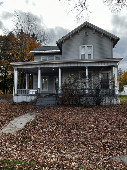 39 Fairview St, Unit 2 in Oneonta, NY - Foto de edificio