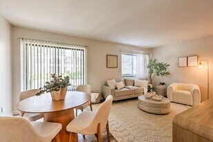 River 109 in Mishawaka, IN - Building Photo