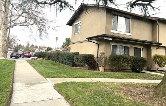 212 Litchi Grove Ct in San Jose, CA - Foto de edificio - Building Photo